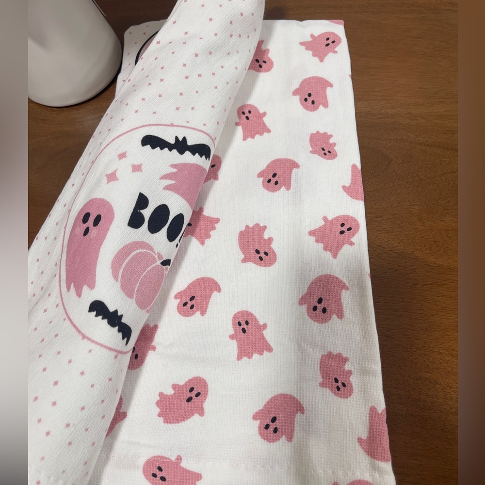 Halloween Pink Ghosts Boo kitchen hand towels set of 2 NWT